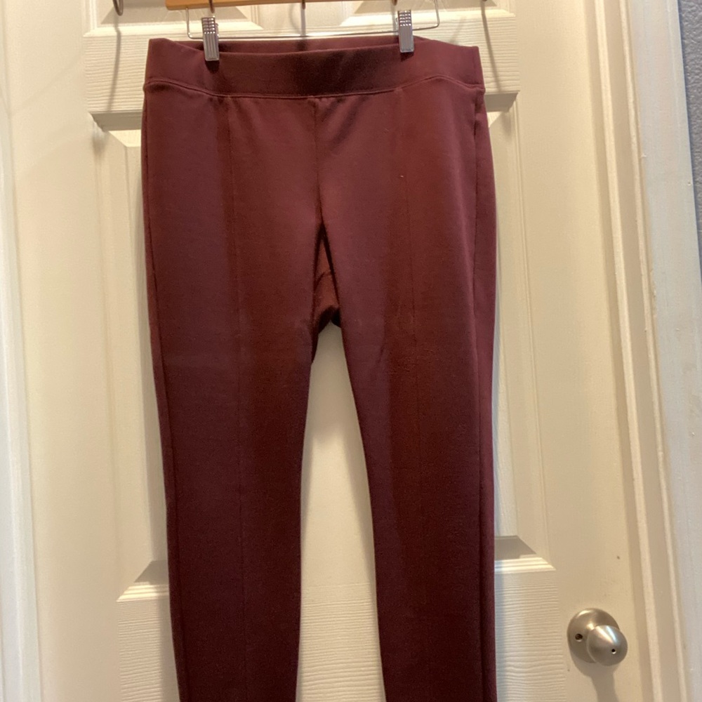 Maroon Old Navy Capri/Stevie Pants